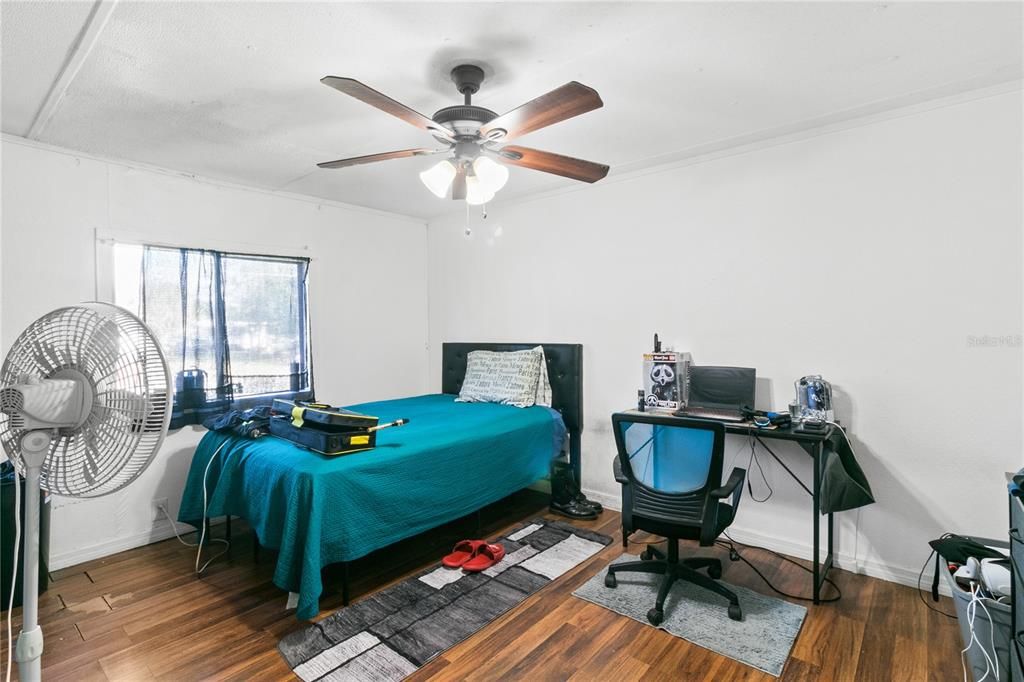 For Sale: $200,000 (3 beds, 2 baths, 1104 Square Feet)