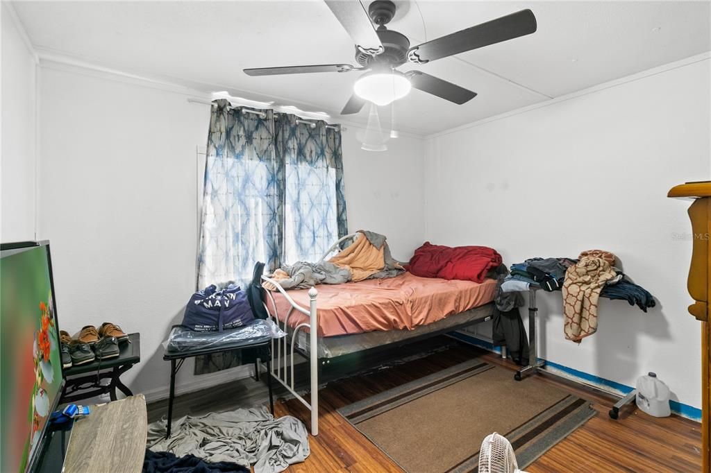 For Sale: $200,000 (3 beds, 2 baths, 1104 Square Feet)