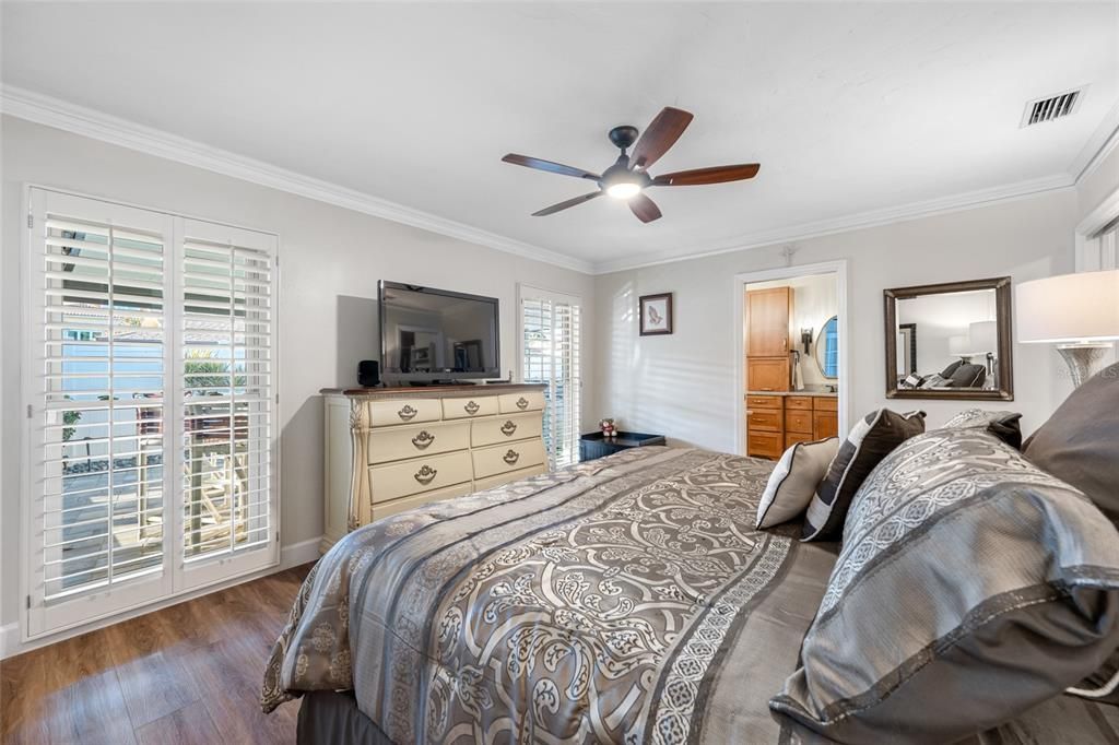 For Sale: $999,500 (4 beds, 2 baths, 2613 Square Feet)