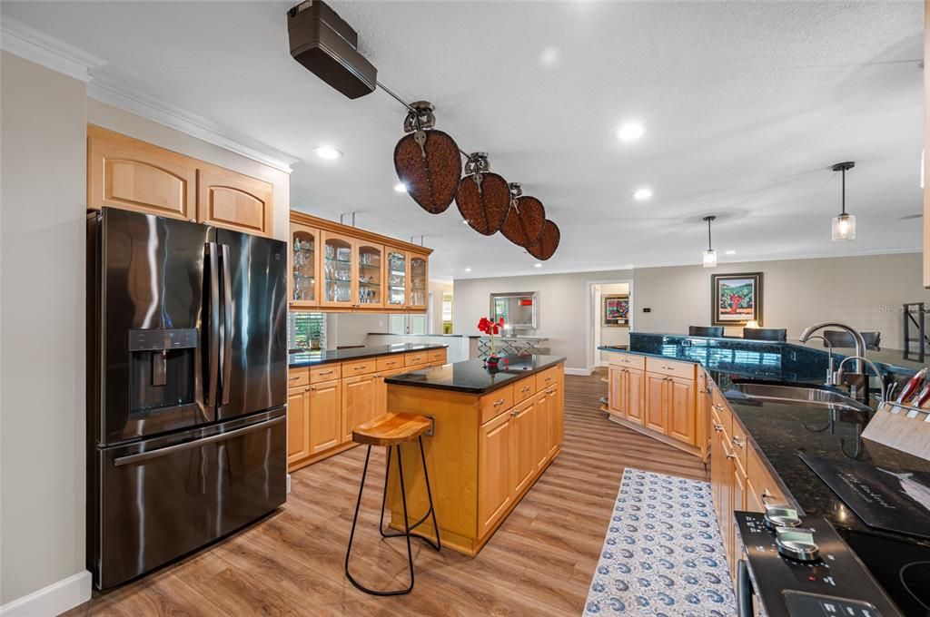 For Sale: $999,500 (4 beds, 2 baths, 2613 Square Feet)