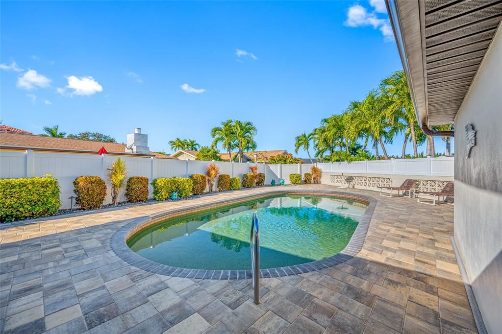 For Sale: $999,500 (4 beds, 2 baths, 2613 Square Feet)