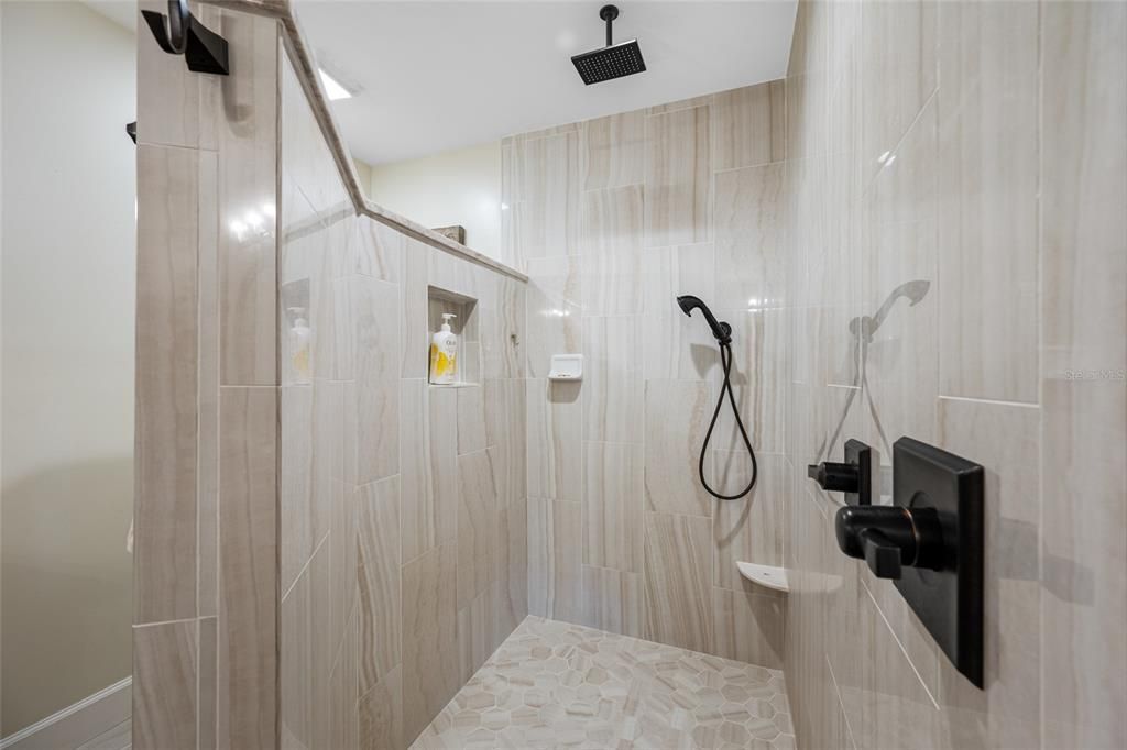 For Sale: $999,500 (4 beds, 2 baths, 2613 Square Feet)