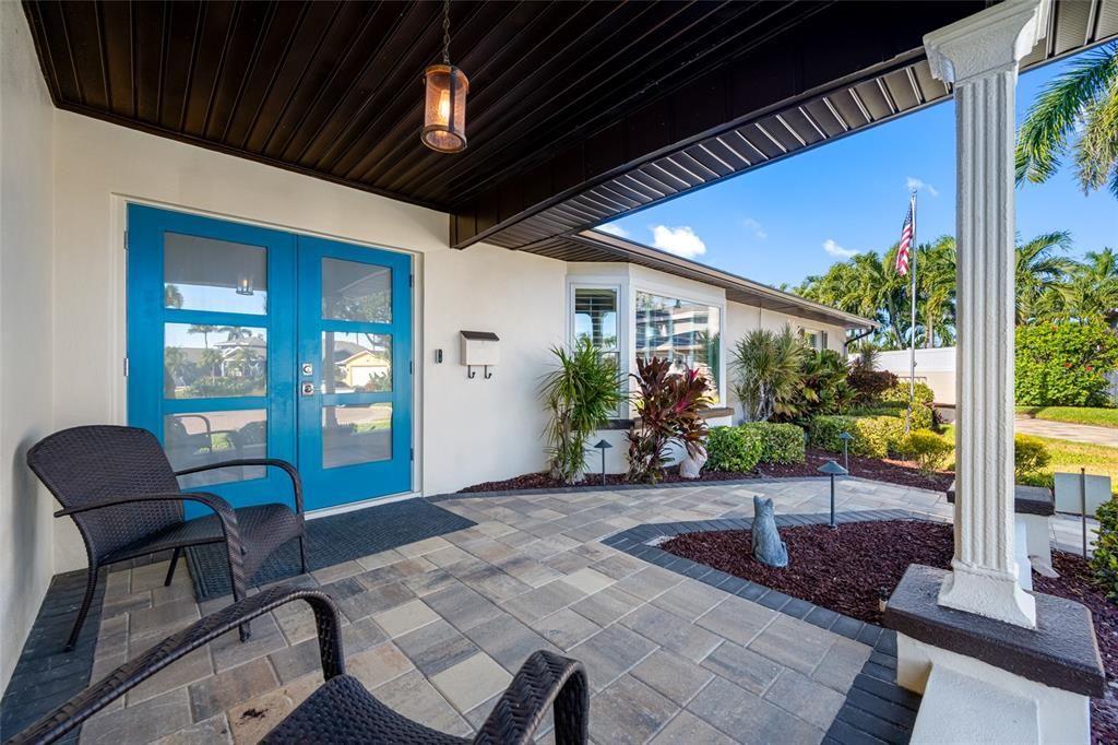 For Sale: $999,500 (4 beds, 2 baths, 2613 Square Feet)