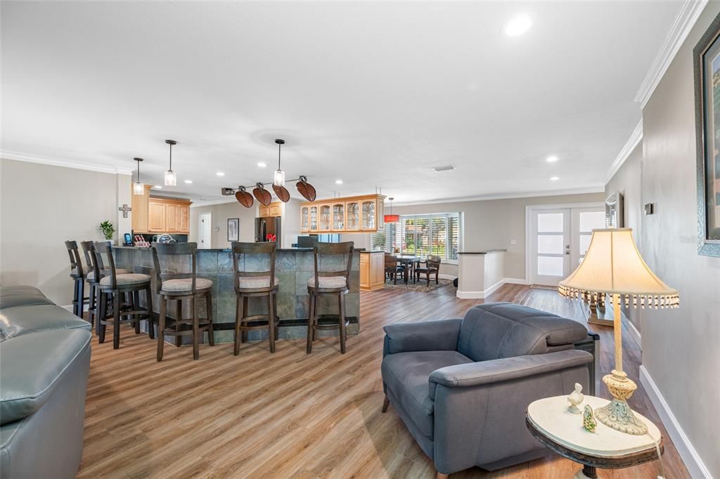 For Sale: $999,500 (4 beds, 2 baths, 2613 Square Feet)