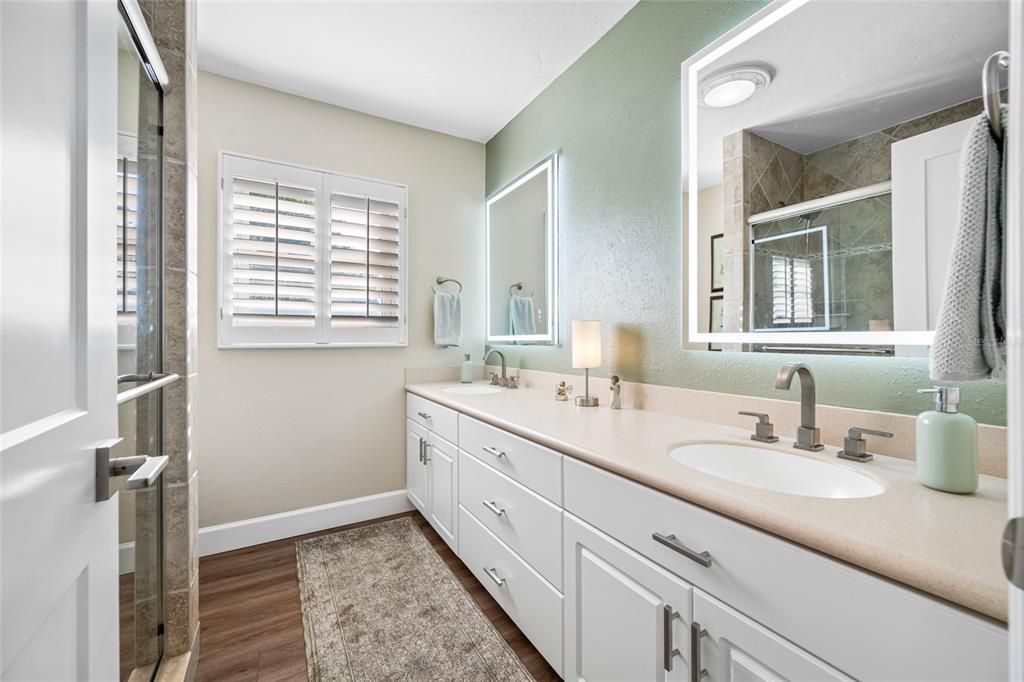 For Sale: $999,500 (4 beds, 2 baths, 2613 Square Feet)