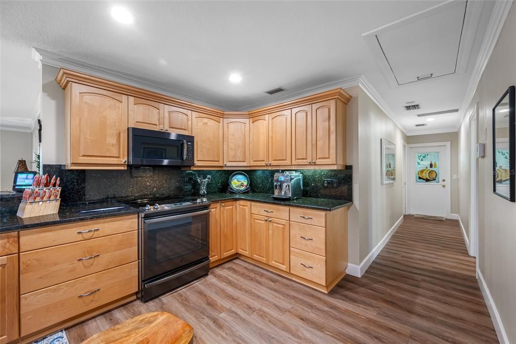 For Sale: $999,500 (4 beds, 2 baths, 2613 Square Feet)