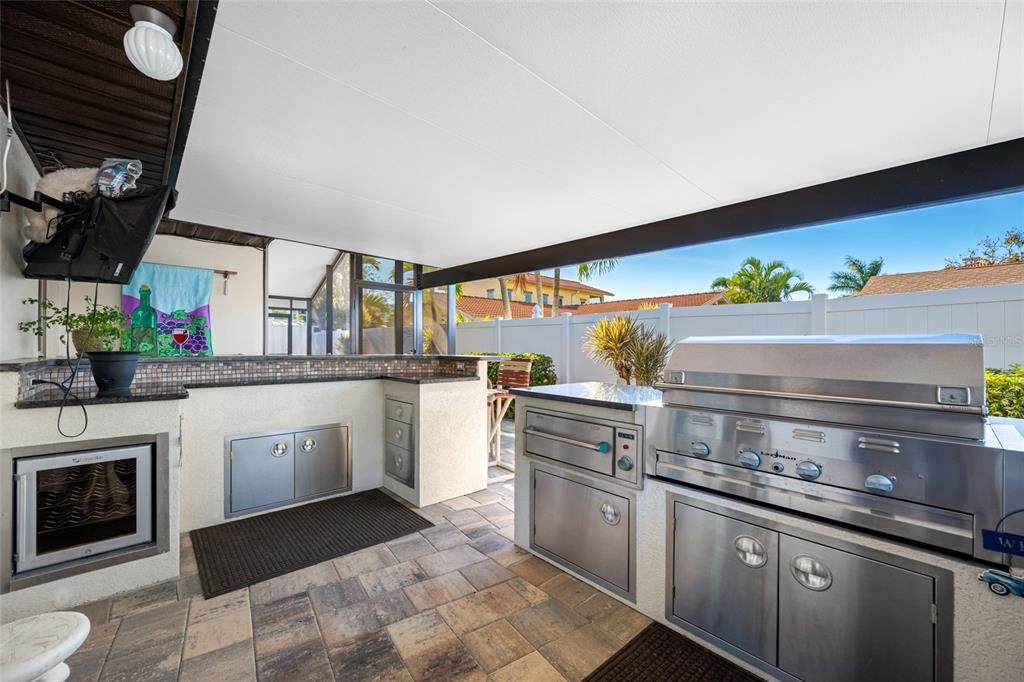 For Sale: $999,500 (4 beds, 2 baths, 2613 Square Feet)