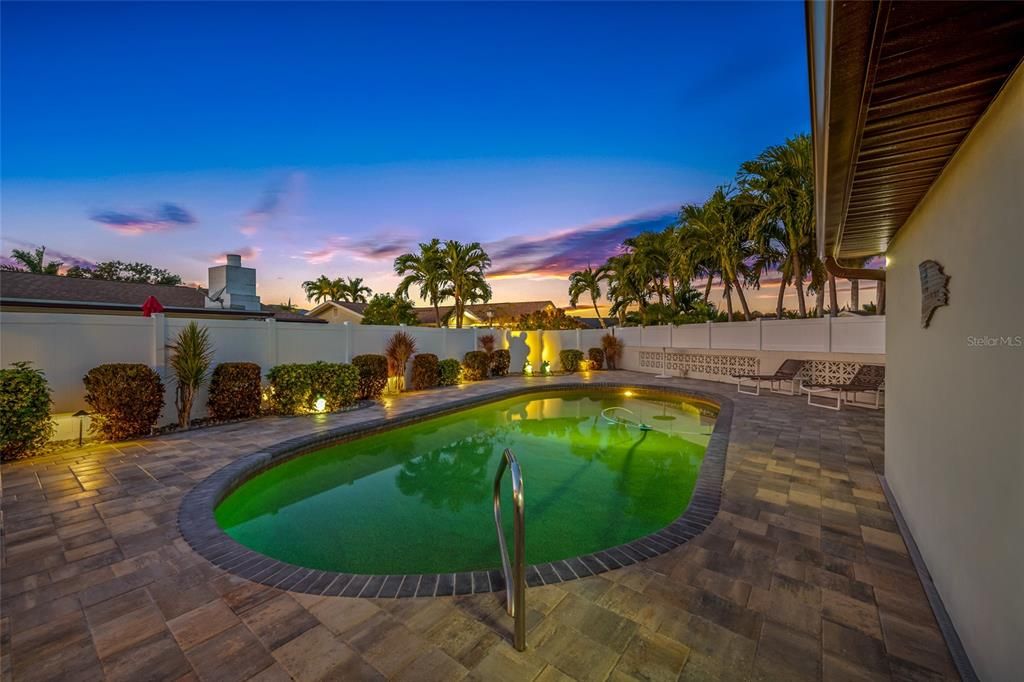 For Sale: $999,500 (4 beds, 2 baths, 2613 Square Feet)