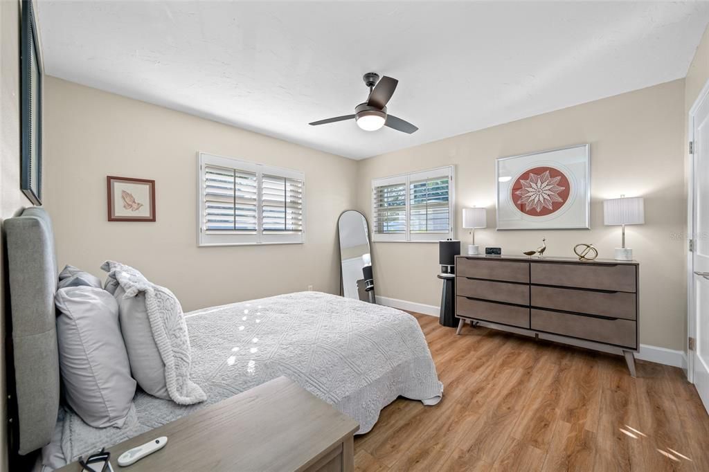 For Sale: $999,500 (4 beds, 2 baths, 2613 Square Feet)