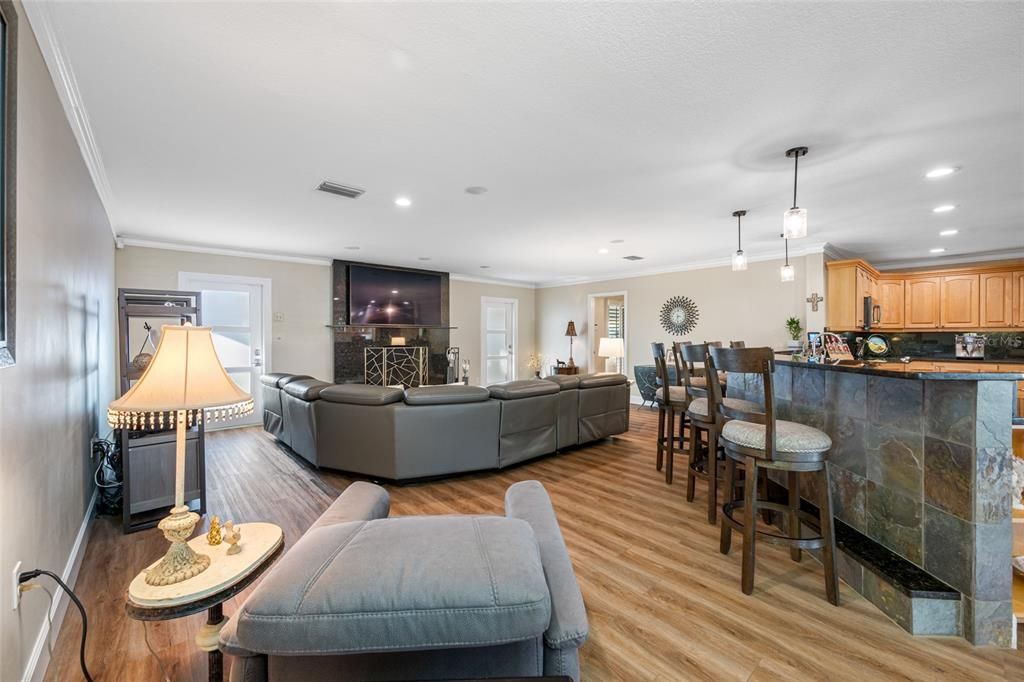 For Sale: $999,500 (4 beds, 2 baths, 2613 Square Feet)