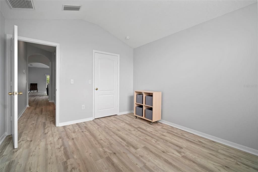 For Sale: $349,900 (2 beds, 2 baths, 1703 Square Feet)