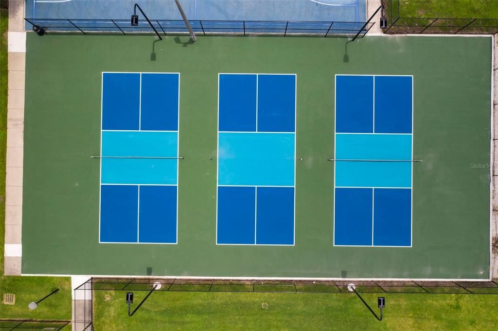 For Sale: $349,900 (2 beds, 2 baths, 1703 Square Feet)