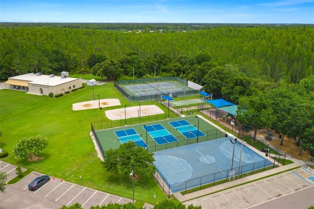 For Sale: $349,900 (2 beds, 2 baths, 1703 Square Feet)