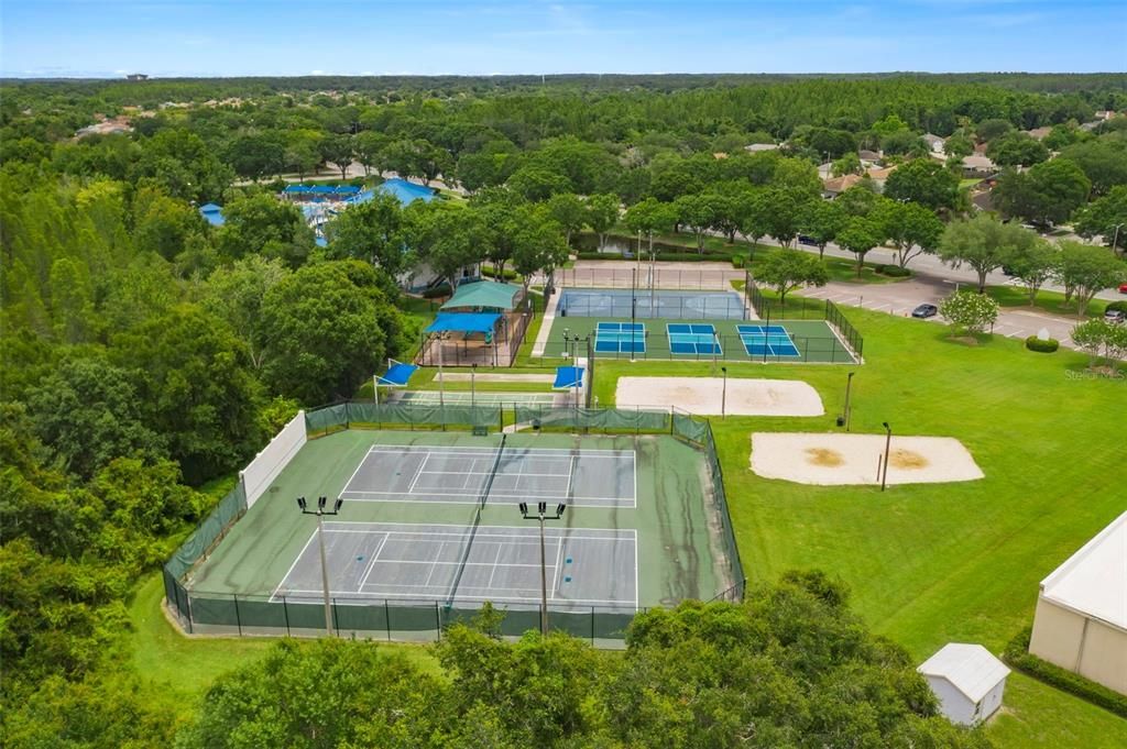 For Sale: $349,900 (2 beds, 2 baths, 1703 Square Feet)