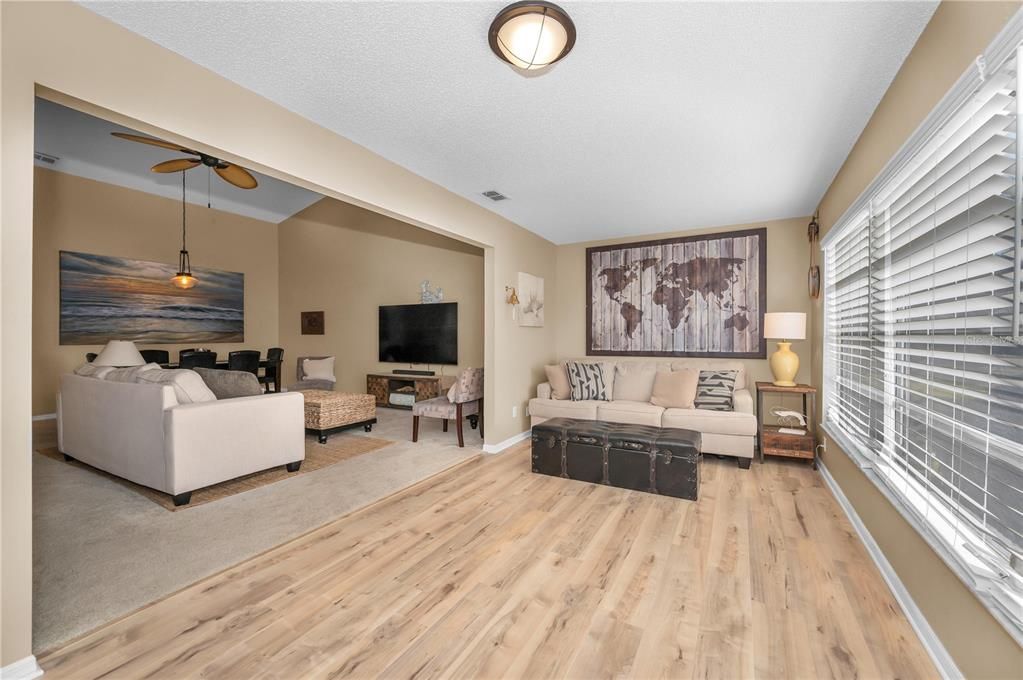 En Venta: $229,500 (2 camas, 2 baños, 1564 Pies cuadrados)