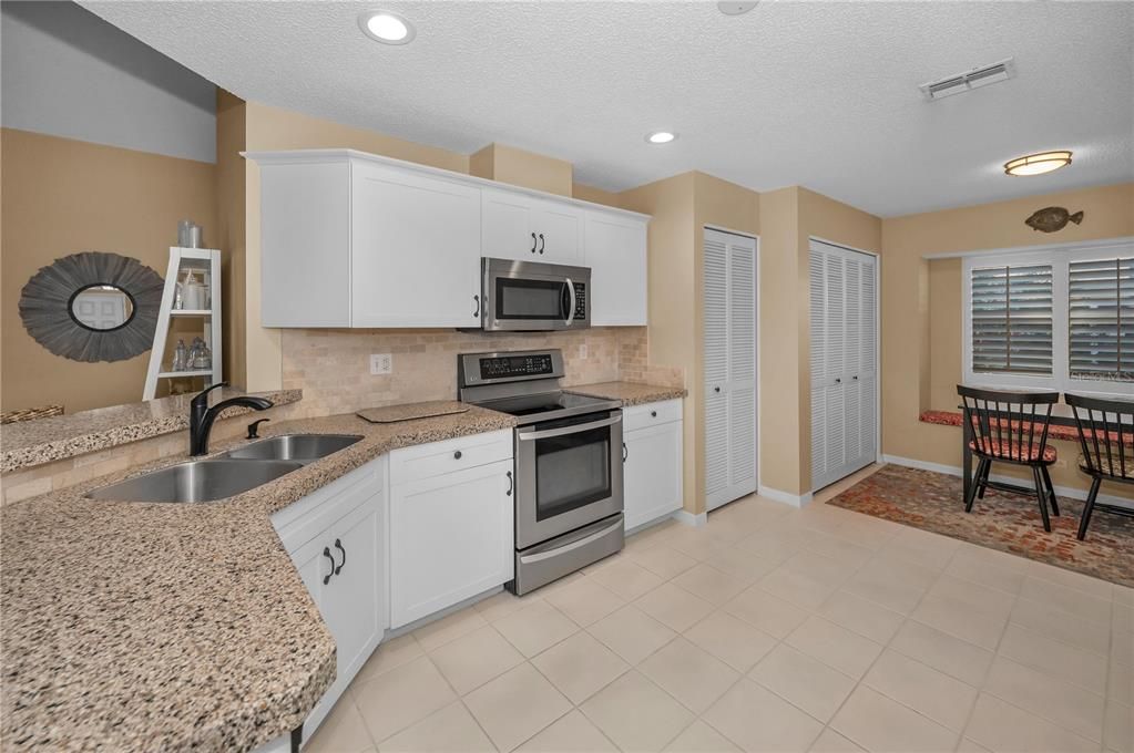 En Venta: $229,500 (2 camas, 2 baños, 1564 Pies cuadrados)