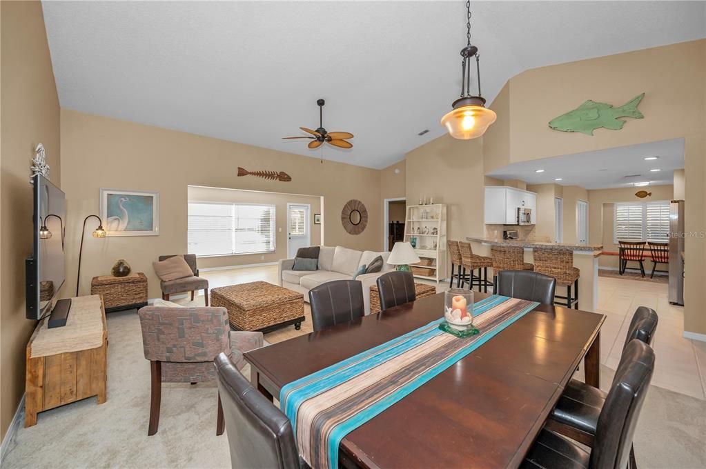 En Venta: $229,500 (2 camas, 2 baños, 1564 Pies cuadrados)