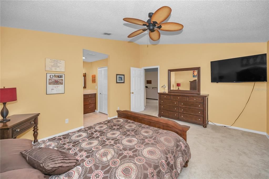 En Venta: $229,500 (2 camas, 2 baños, 1564 Pies cuadrados)