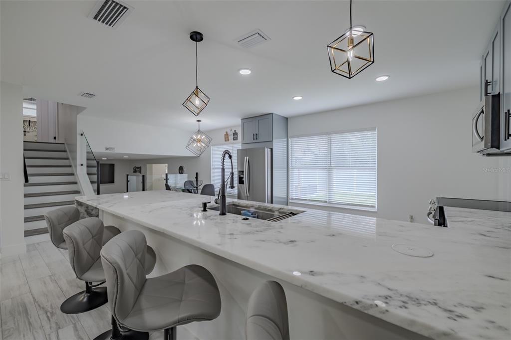 En Renta: $4,350 (4 camas, 3 baños, 1704 Pies cuadrados)