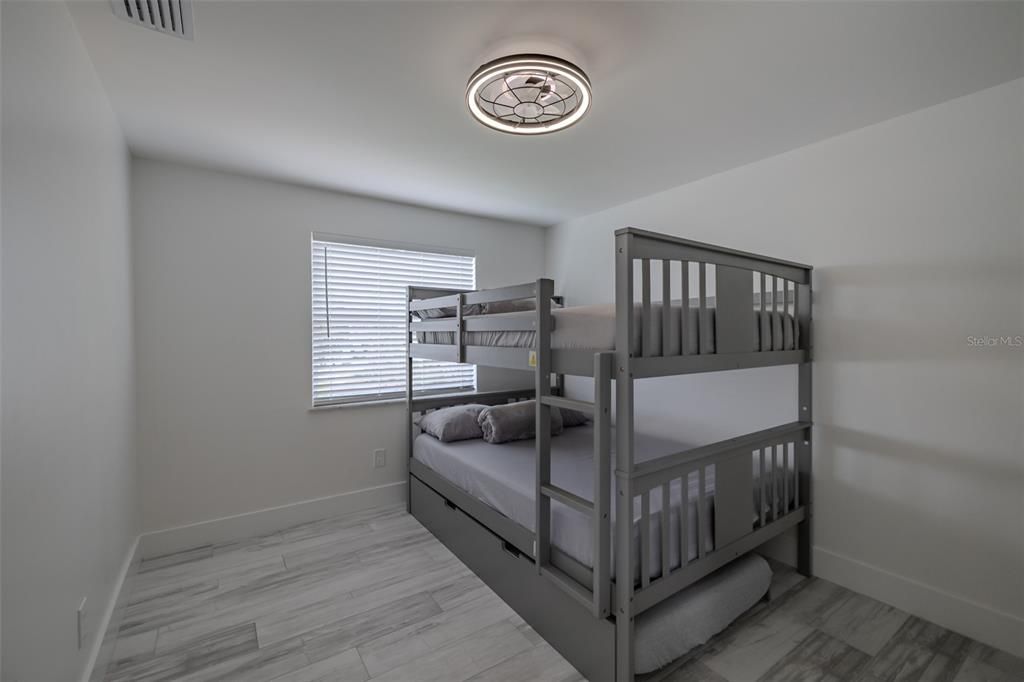 En Renta: $4,350 (4 camas, 3 baños, 1704 Pies cuadrados)