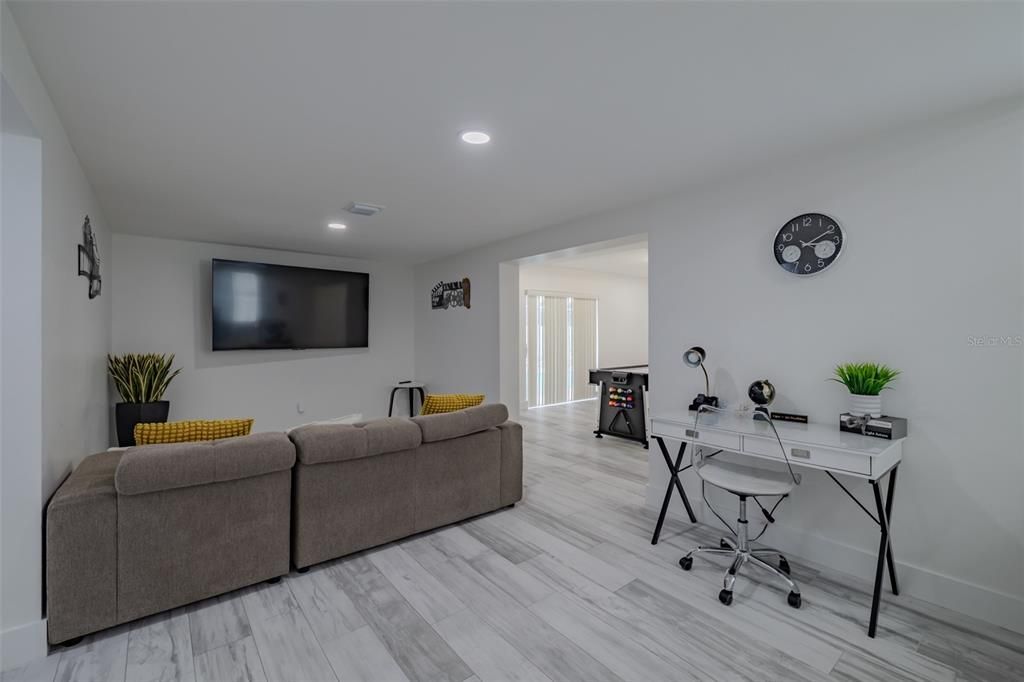 En Renta: $4,350 (4 camas, 3 baños, 1704 Pies cuadrados)