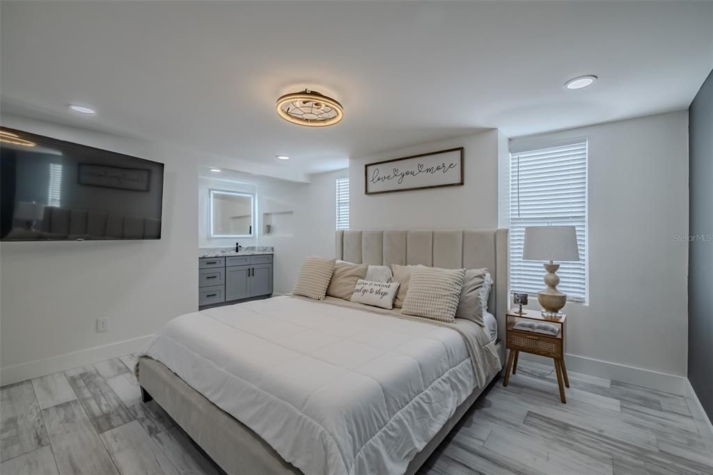 En Renta: $4,350 (4 camas, 3 baños, 1704 Pies cuadrados)