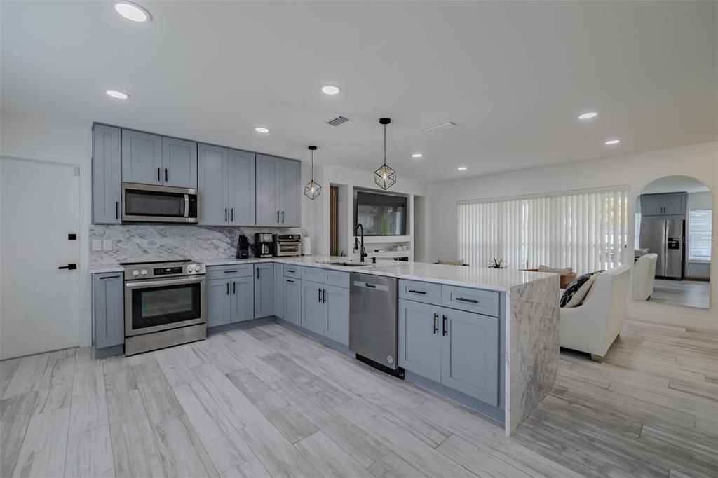 En Renta: $4,350 (4 camas, 3 baños, 1704 Pies cuadrados)