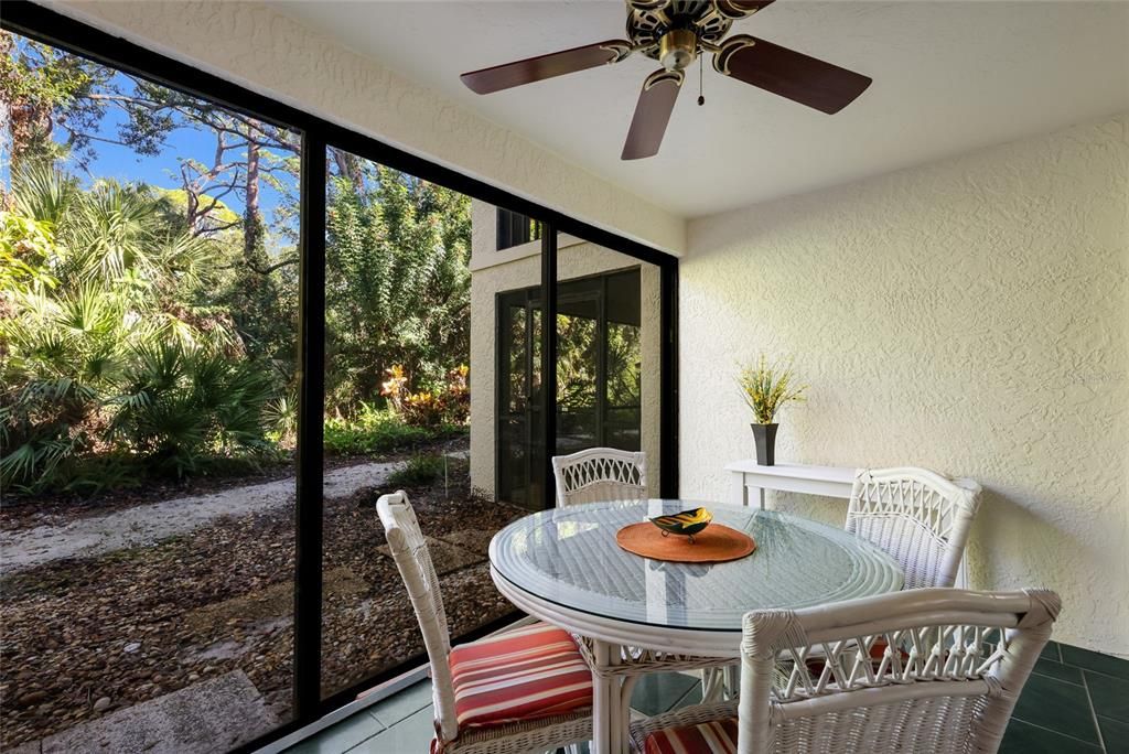 For Sale: $269,900 (2 beds, 2 baths, 1073 Square Feet)