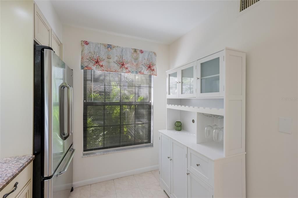 For Sale: $269,900 (2 beds, 2 baths, 1073 Square Feet)