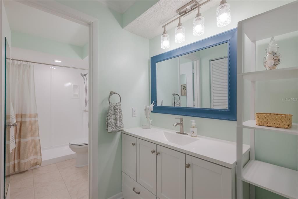 For Sale: $269,900 (2 beds, 2 baths, 1073 Square Feet)