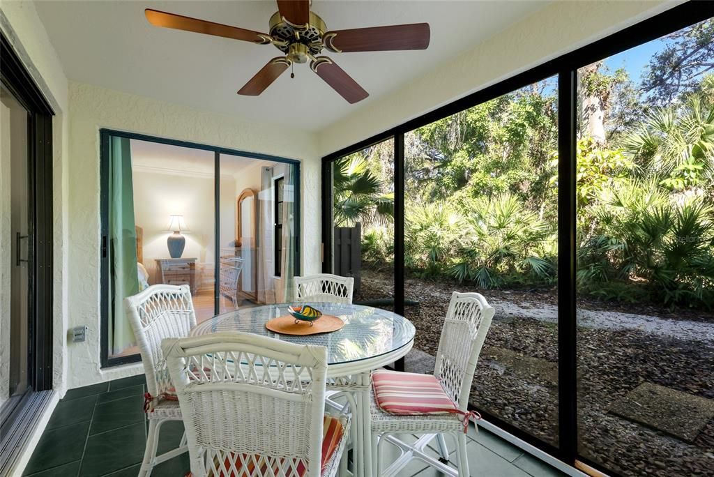 For Sale: $269,900 (2 beds, 2 baths, 1073 Square Feet)