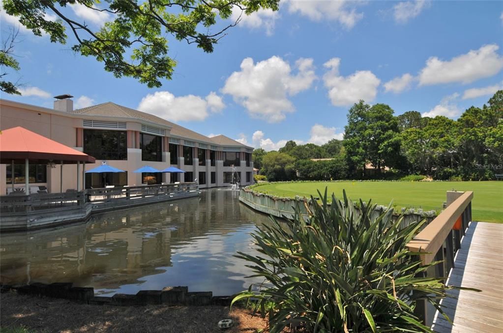 For Sale: $269,900 (2 beds, 2 baths, 1073 Square Feet)