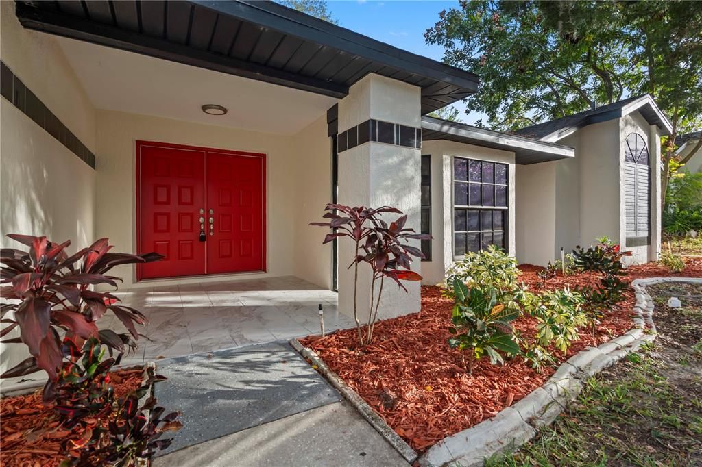 For Sale: $359,900 (3 beds, 3 baths, 2129 Square Feet)