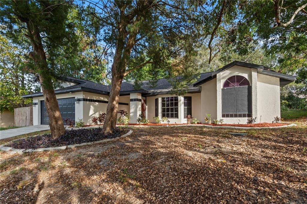 For Sale: $359,900 (3 beds, 3 baths, 2129 Square Feet)