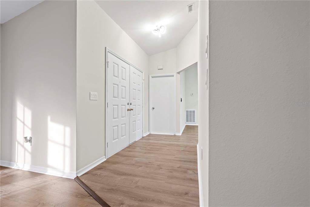 For Sale: $359,900 (3 beds, 3 baths, 2129 Square Feet)