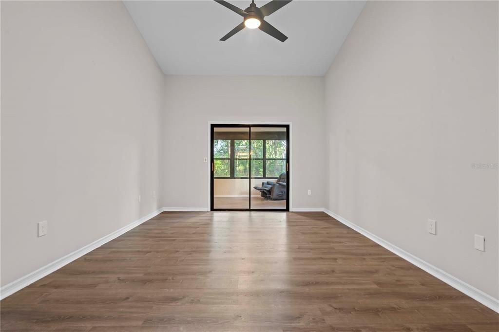 For Sale: $359,900 (3 beds, 3 baths, 2129 Square Feet)