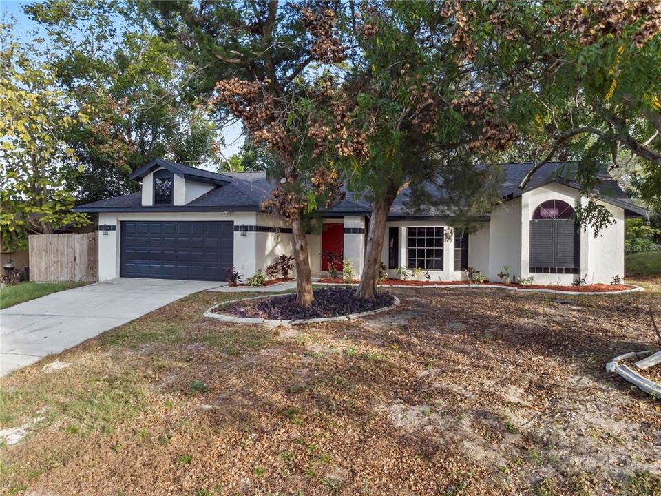 For Sale: $359,900 (3 beds, 3 baths, 2129 Square Feet)