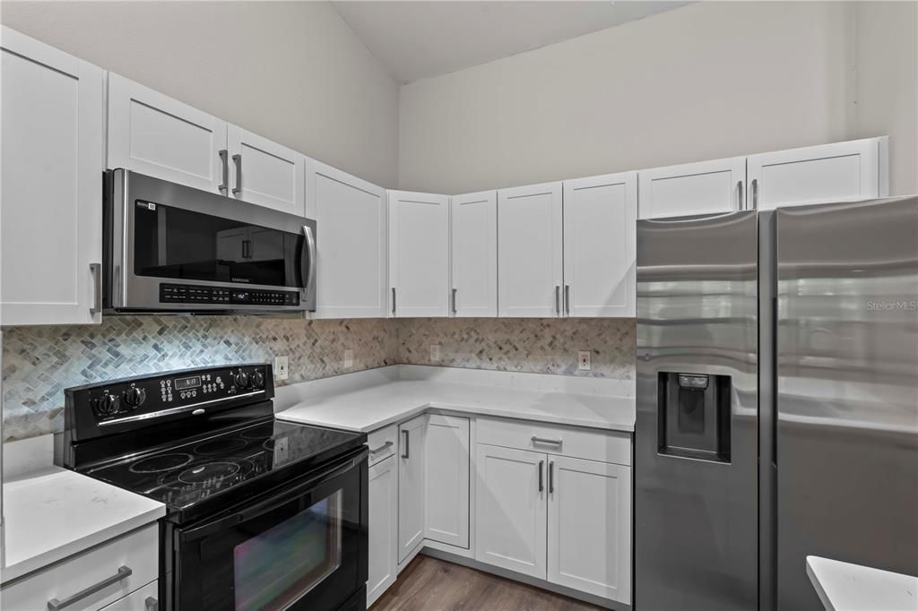 For Sale: $359,900 (3 beds, 3 baths, 2129 Square Feet)