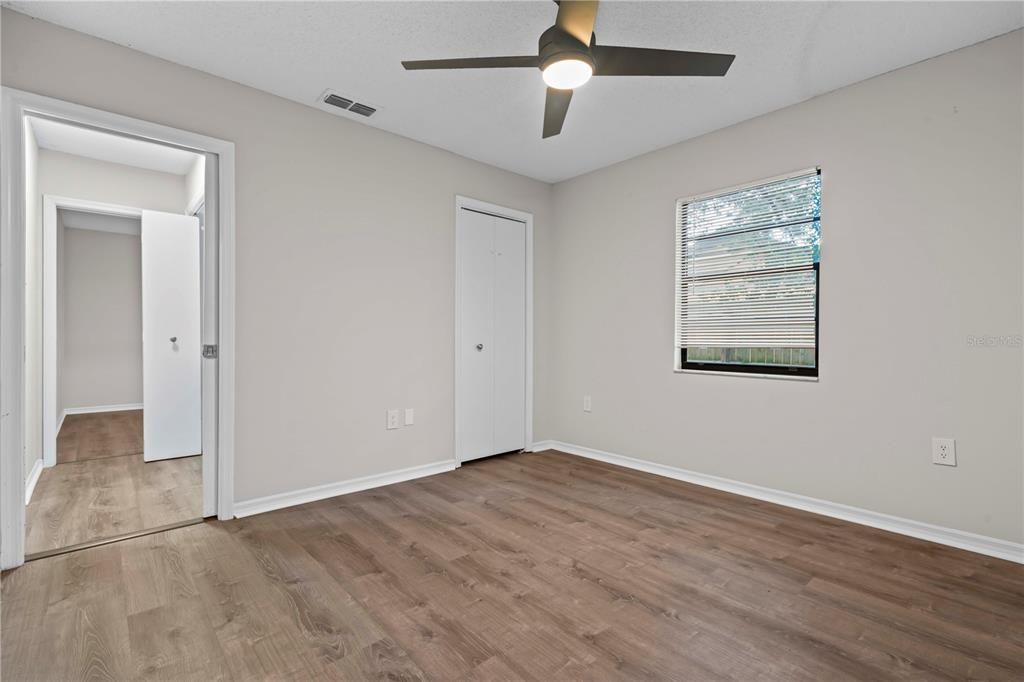 For Sale: $359,900 (3 beds, 3 baths, 2129 Square Feet)