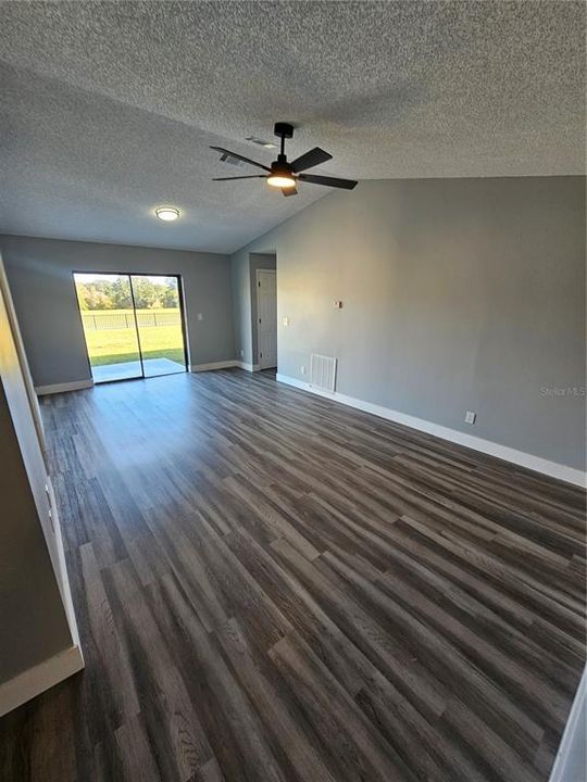 For Rent: $2,100 (3 beds, 2 baths, 1312 Square Feet)