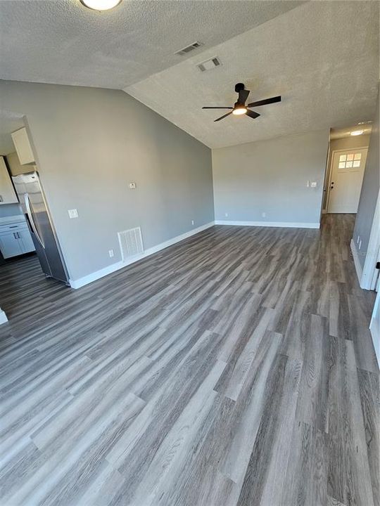 For Rent: $2,100 (3 beds, 2 baths, 1312 Square Feet)