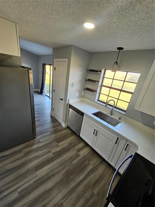 For Rent: $2,100 (3 beds, 2 baths, 1312 Square Feet)