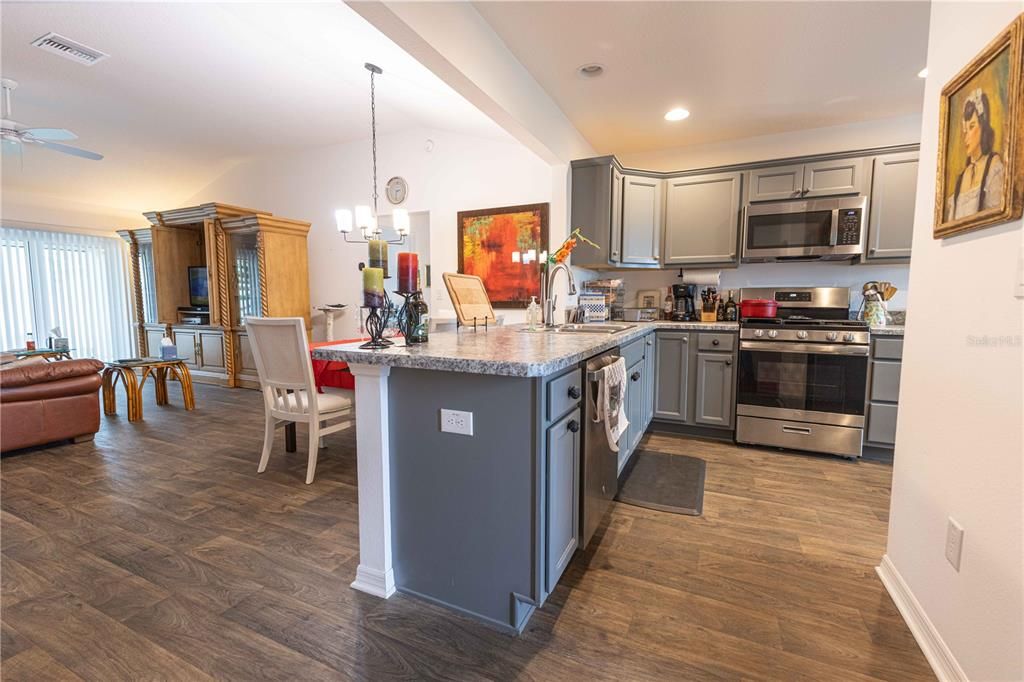 For Sale: $449,000 (3 beds, 2 baths, 1611 Square Feet)