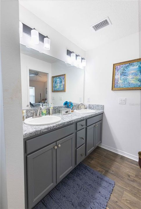 For Sale: $449,000 (3 beds, 2 baths, 1611 Square Feet)