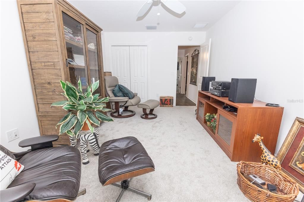 For Sale: $449,000 (3 beds, 2 baths, 1611 Square Feet)