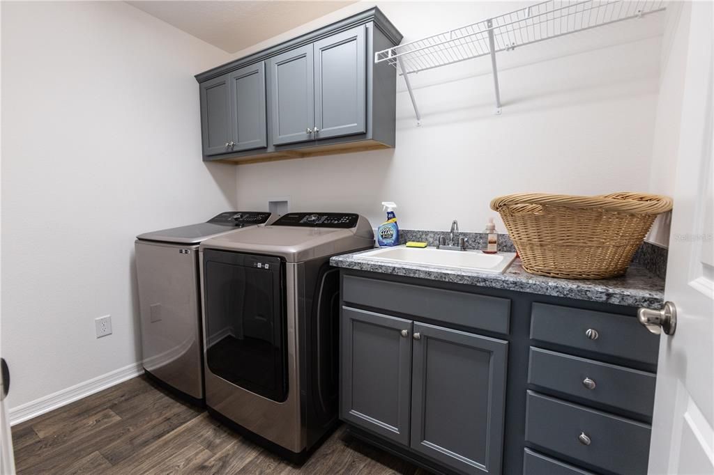 For Sale: $449,000 (3 beds, 2 baths, 1611 Square Feet)