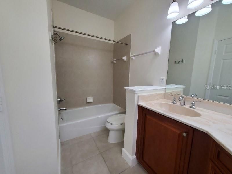 出租: $1,375 (2 贝兹, 2 浴室, 1586 平方英尺)