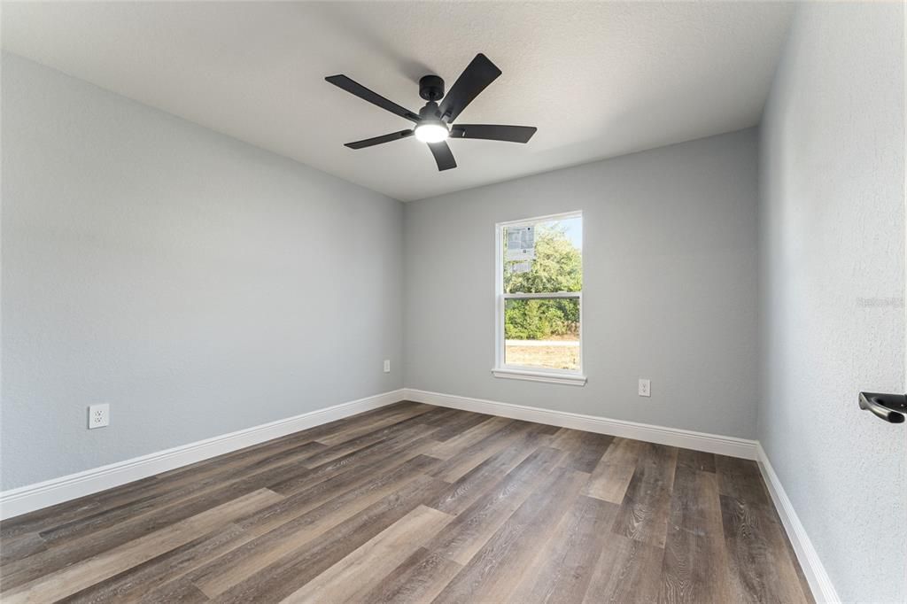 For Sale: $319,900 (3 beds, 2 baths, 1600 Square Feet)