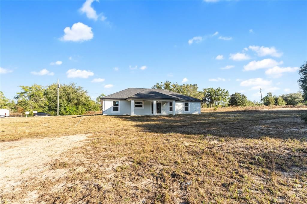 For Sale: $319,900 (3 beds, 2 baths, 1600 Square Feet)