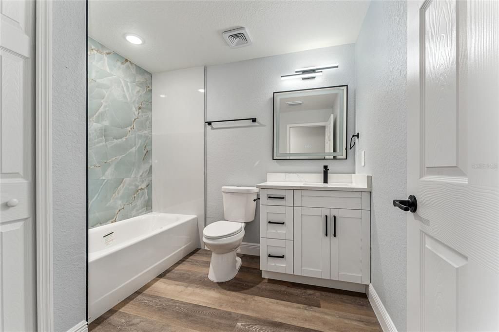 For Sale: $319,900 (3 beds, 2 baths, 1600 Square Feet)